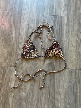 VDM swimwear cheetah leopard bikini top size small worn once